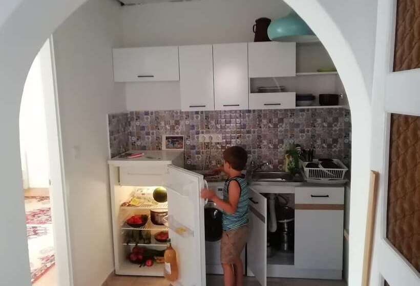 膳宿费 Mákvirág Ház