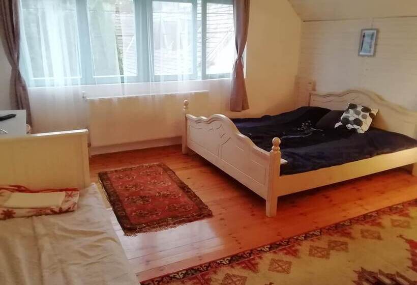 膳宿费 Mákvirág Ház