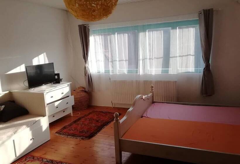 膳宿费 Mákvirág Ház