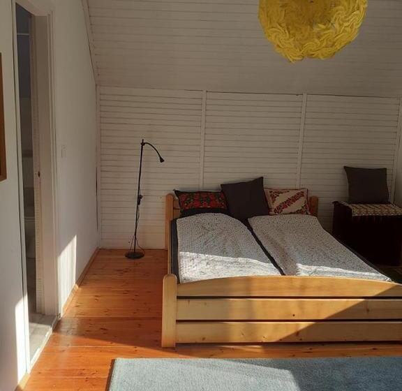 膳宿费 Mákvirág Ház