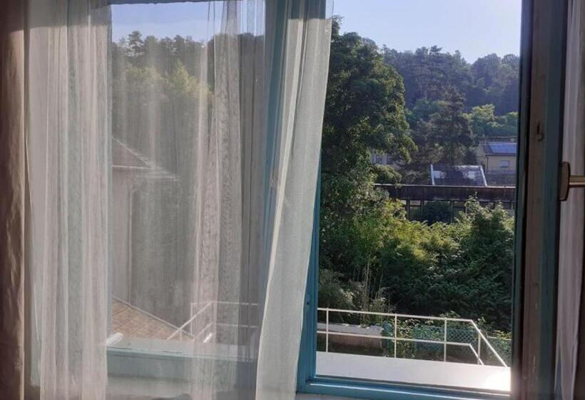 膳宿费 Mákvirág Ház