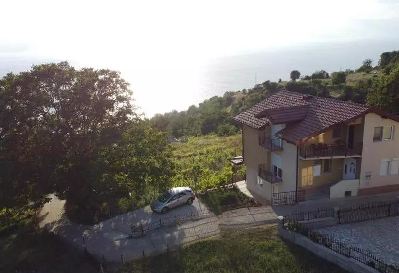 پانسیون Risteski Guest House