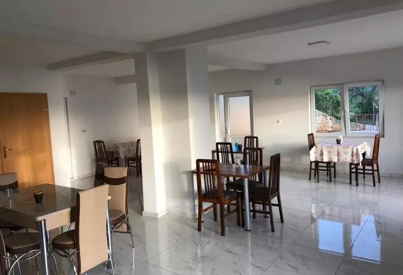 پانسیون Risteski Guest House