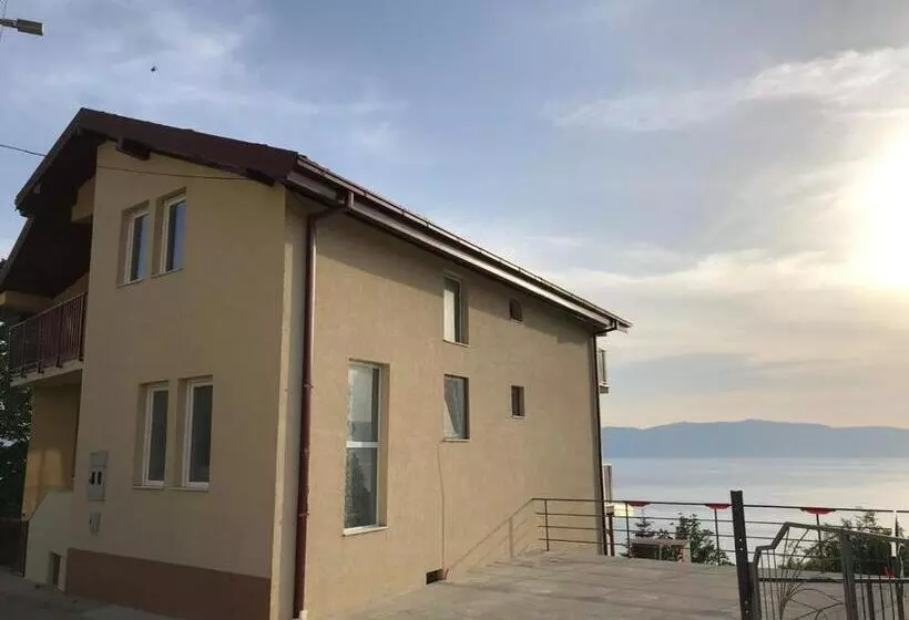 پانسیون Risteski Guest House