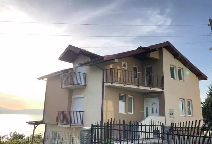 پانسیون Risteski Guest House