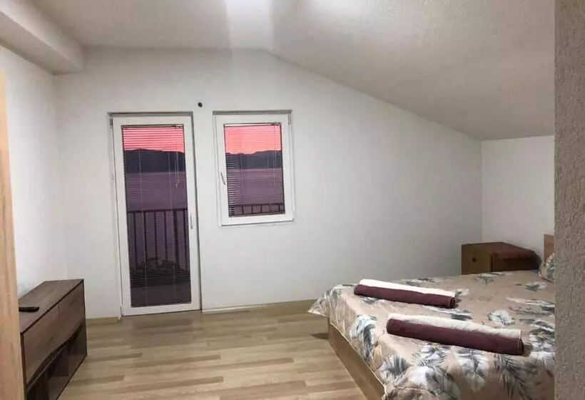 پانسیون Risteski Guest House