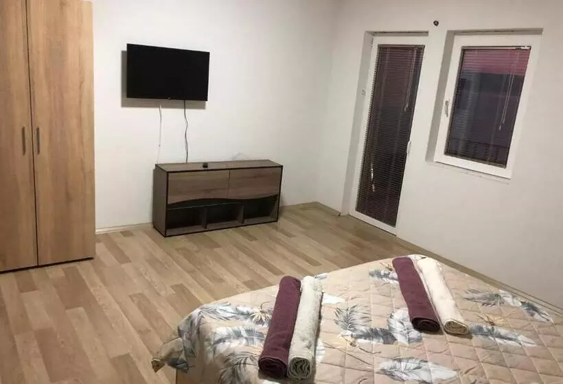 پانسیون Risteski Guest House