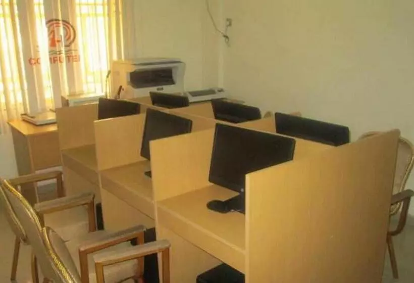 پانسیون Room In Apartment   Ayalla Hotel Suites Yenogoa Royal Room