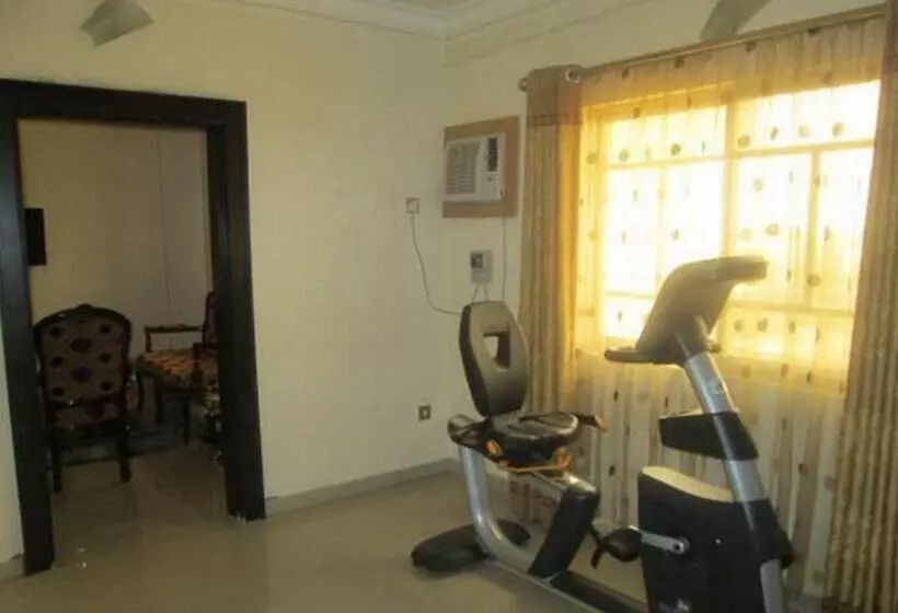 پانسیون Room In Apartment   Ayalla Hotel Suites Yenogoa Royal Room