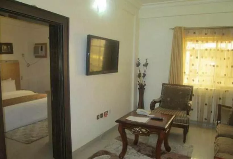 پانسیون Room In Apartment   Ayalla Hotel Suites Yenogoa Royal Room