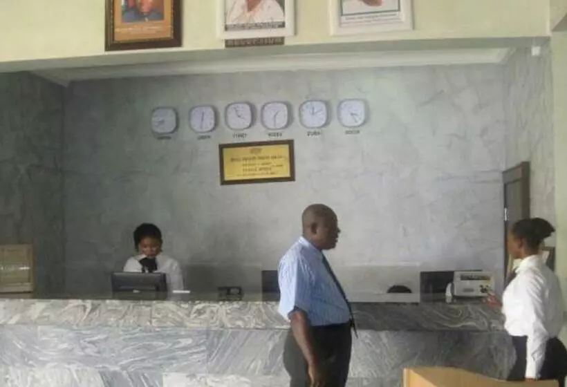 پانسیون Room In Apartment   Ayalla Hotel Suites Yenogoa Royal Room