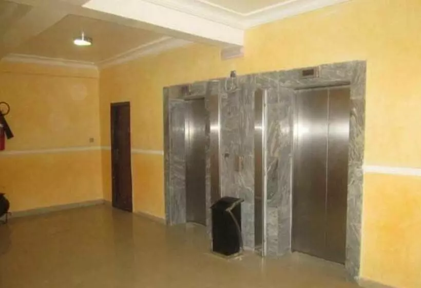 پانسیون Room In Apartment   Ayalla Hotel Suites Yenogoa Royal Room