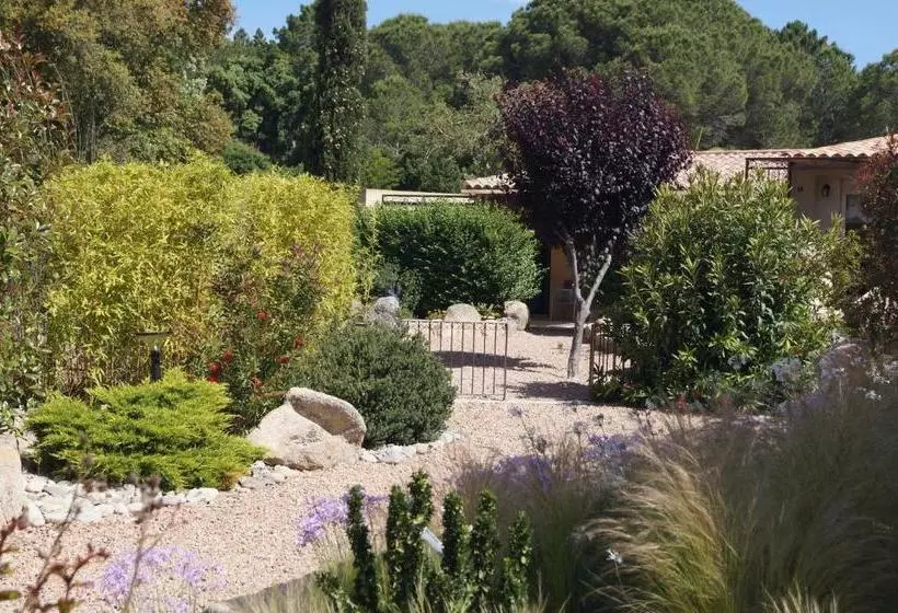 پانسیون Les Jardins De Santa Giulia   Charmante Chambre D Hôte