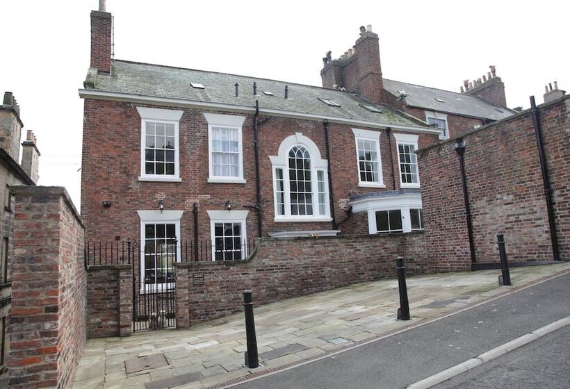 بنسيون Thistlebank Townhouse