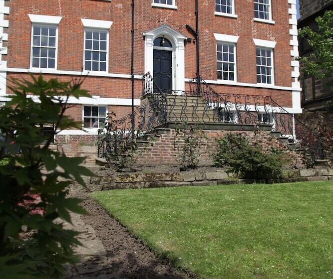 بنسيون Thistlebank Townhouse