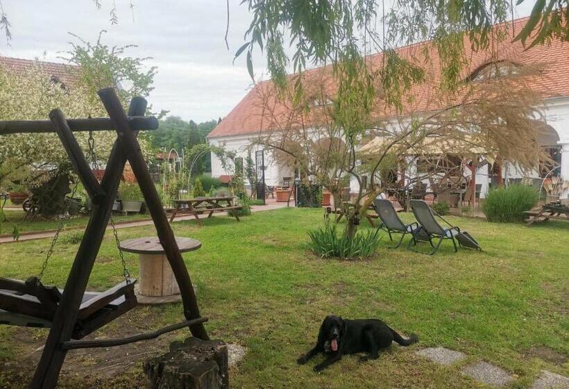 Bed and Breakfast Régi Csárda és Panzió