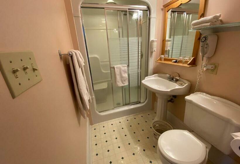 Bernard Gray Hall Bed And Breakfast