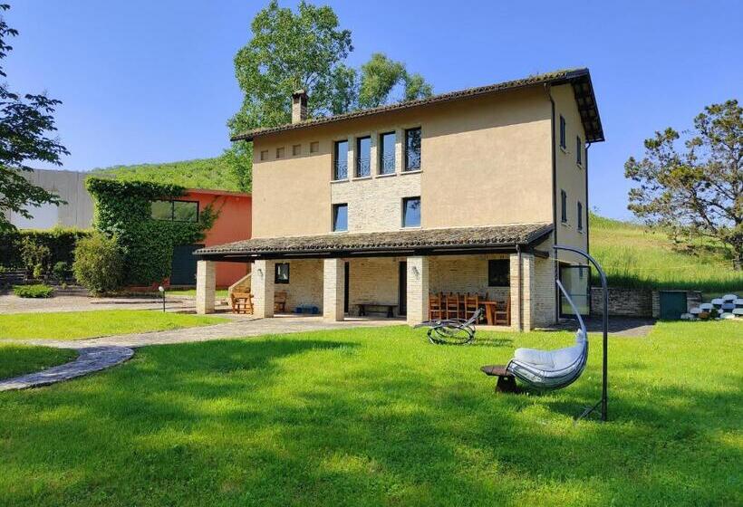 هتل Agriturismo La Casa Del Vecchio Mulino