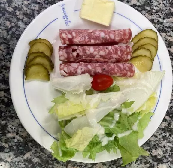 Hotelli La Maison Du Lac