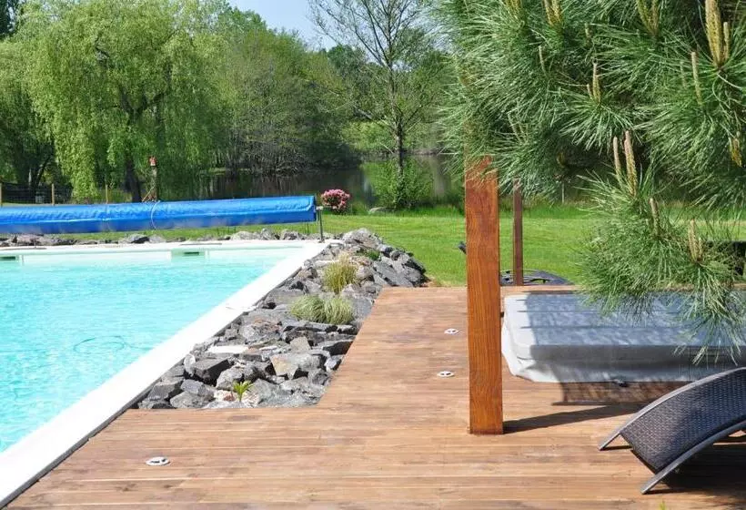 Hotelli La Maison Du Lac