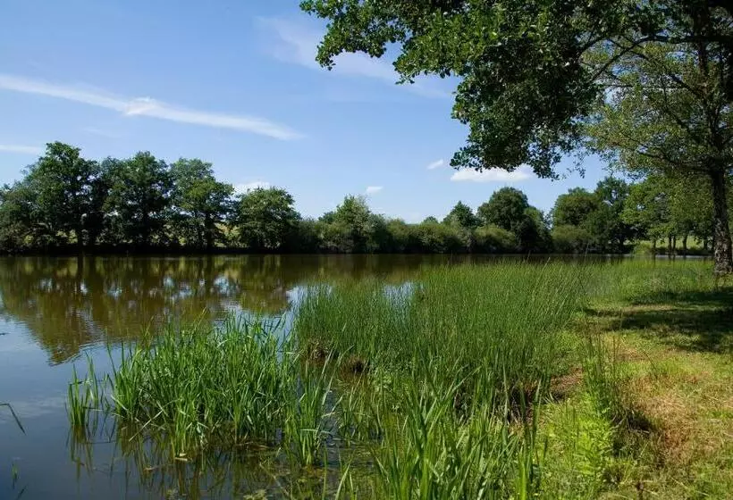 Hotelli La Maison Du Lac