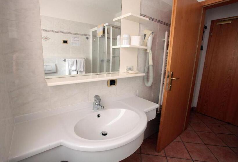 בית מלון כפרי Miramonti