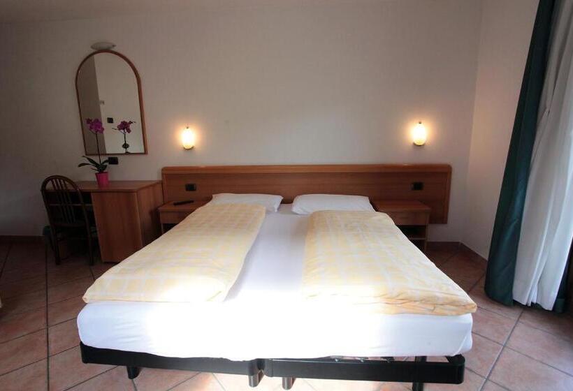 בית מלון כפרי Miramonti