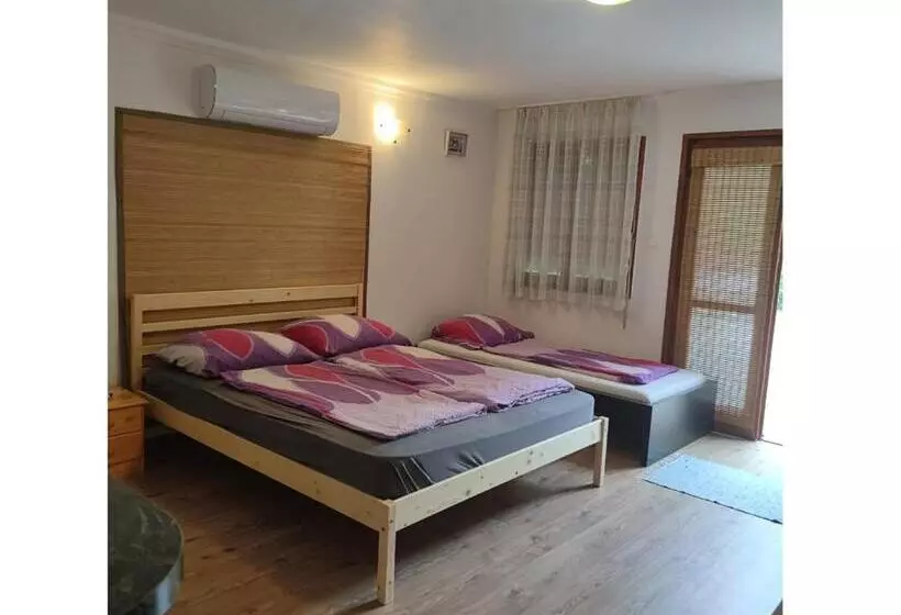 پانسیون Emese Apartman