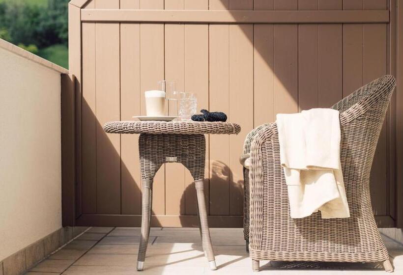 Отель Alpenpalace Luxury Hideaway & Spa Retreat