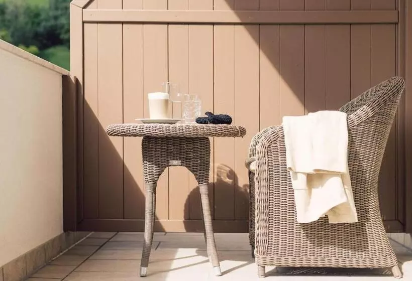 Отель Alpenpalace Luxury Hideaway & Spa Retreat