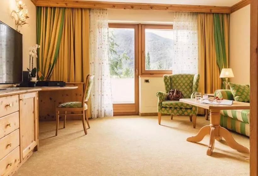 Отель Alpenpalace Luxury Hideaway & Spa Retreat