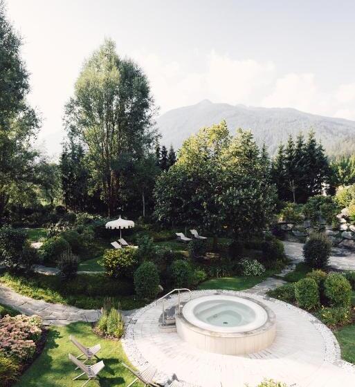 Отель Alpenpalace Luxury Hideaway & Spa Retreat