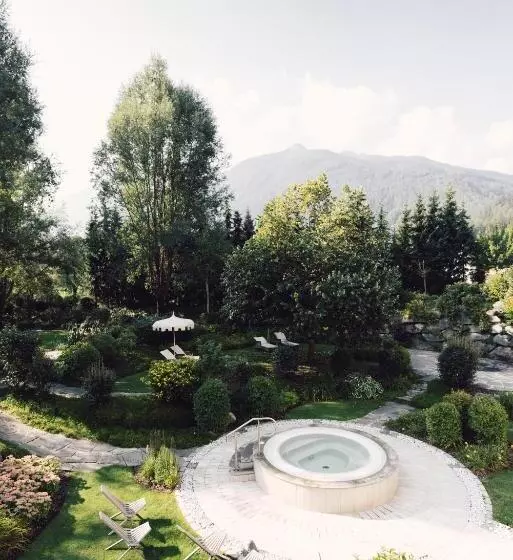 Отель Alpenpalace Luxury Hideaway & Spa Retreat