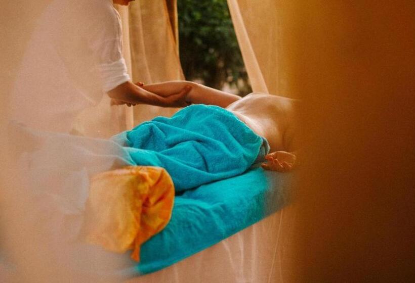 호텔 Apollo Resort Art