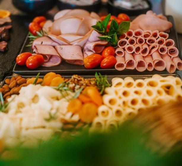 호텔 Apollo Resort Art