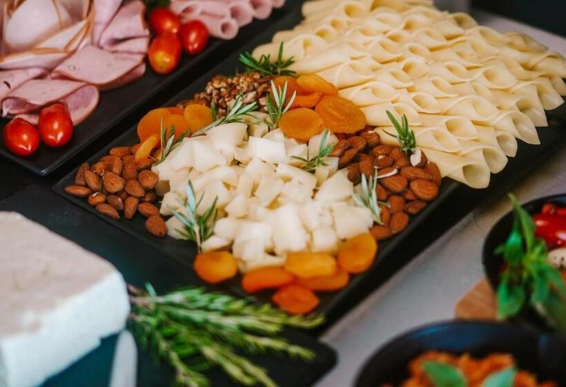 호텔 Apollo Resort Art