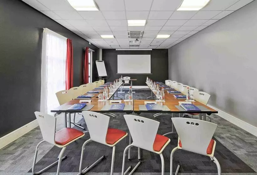 ホテル Campanile Roissy Aeroport Cdg Le Mesnil Amelot