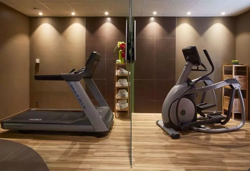 ホテル Campanile Roissy Aeroport Cdg Le Mesnil Amelot