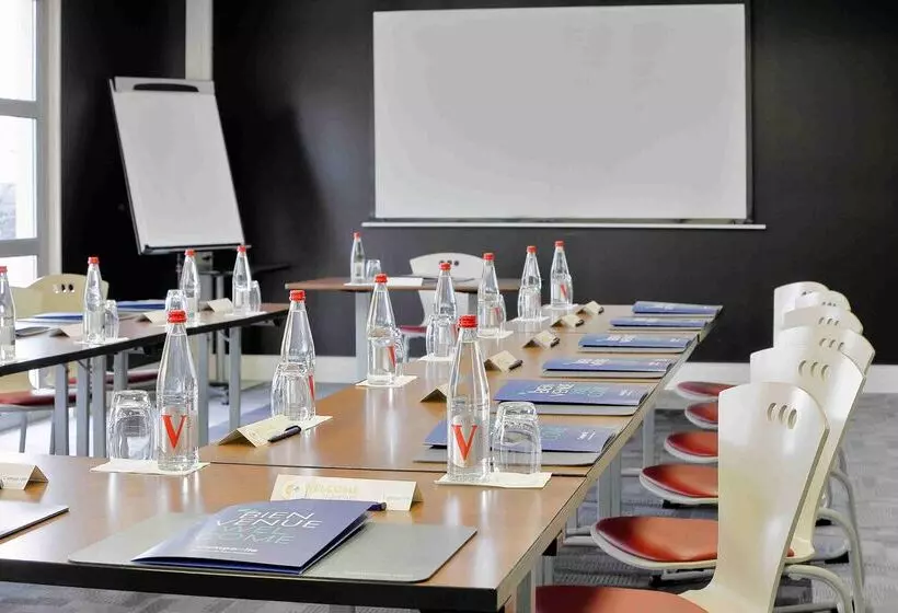 ホテル Campanile Roissy Aeroport Cdg Le Mesnil Amelot