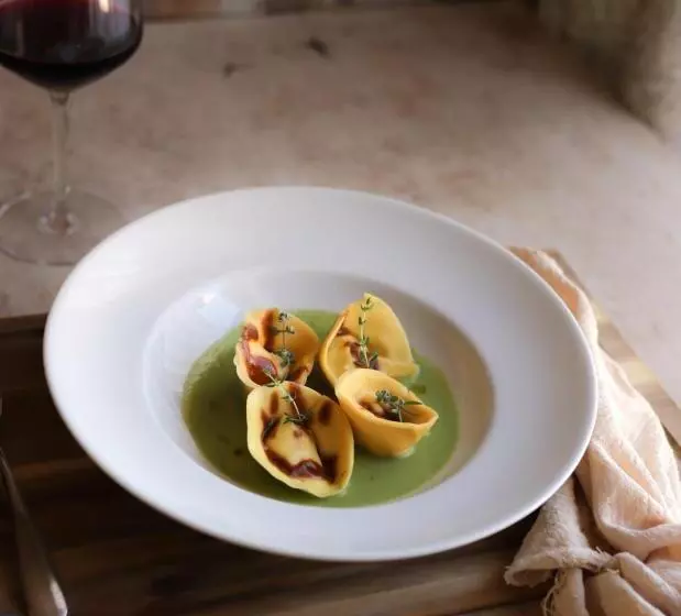 Отель & Restaurant Casolare Le Terre Rosse