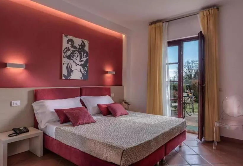 Отель & Restaurant Casolare Le Terre Rosse