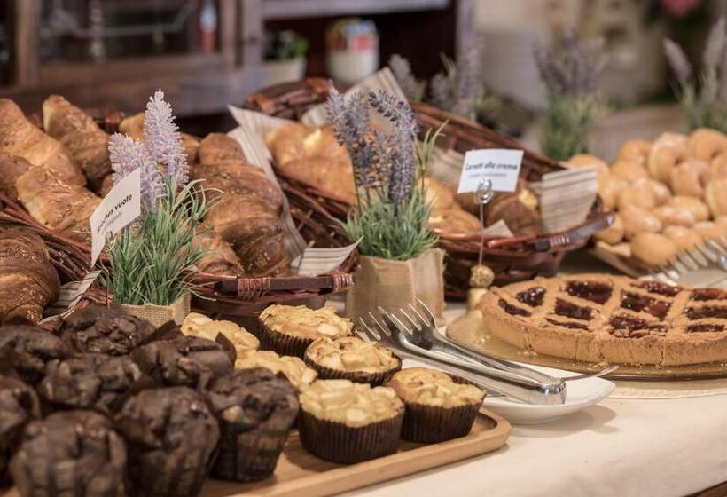 호텔 & Restaurant Casolare Le Terre Rosse