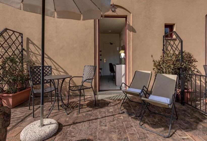 호텔 & Restaurant Casolare Le Terre Rosse