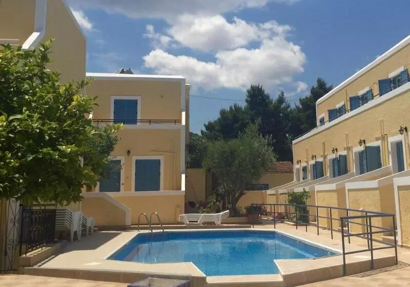 ホテル Esperides Maisonettes Apartments