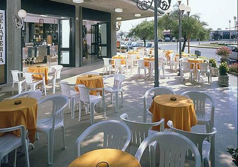 ホテル Genzianella