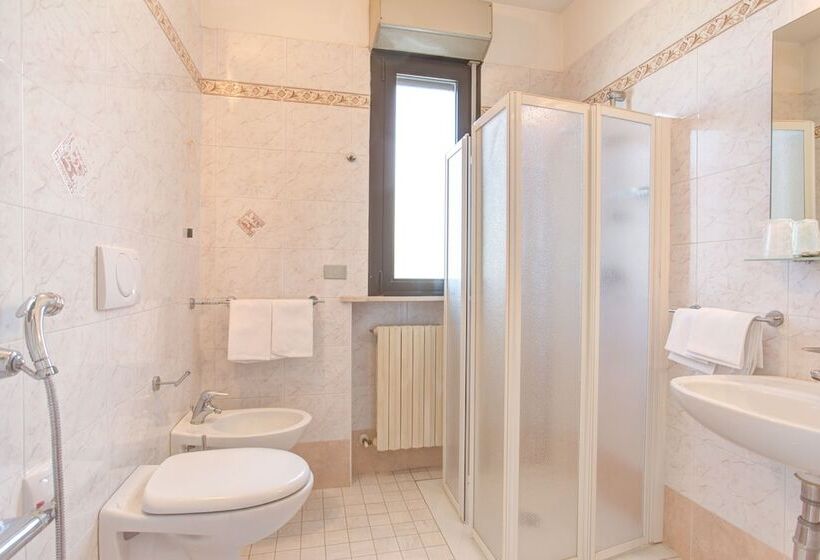 ホテル Genzianella