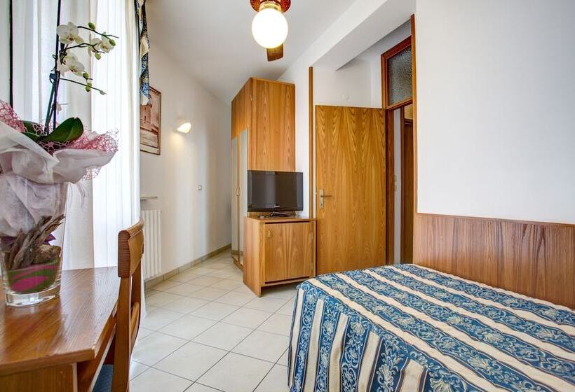 ホテル Genzianella