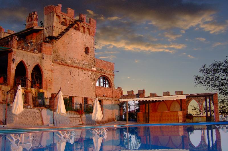 فندق Ippotur Medieval Resort