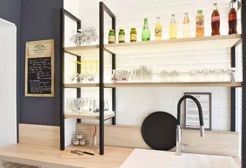 ホテル Hôtel Kyriad La Rochelle Centre Ville