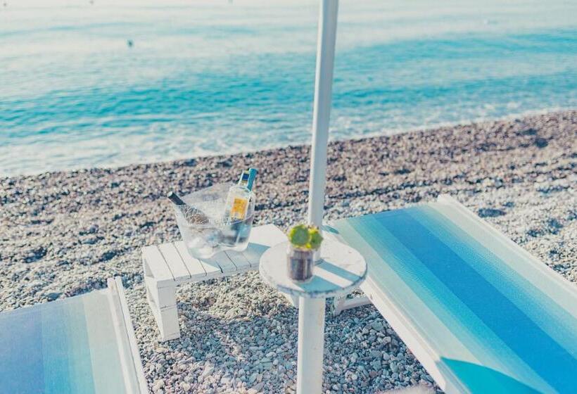 فندق La Piramide